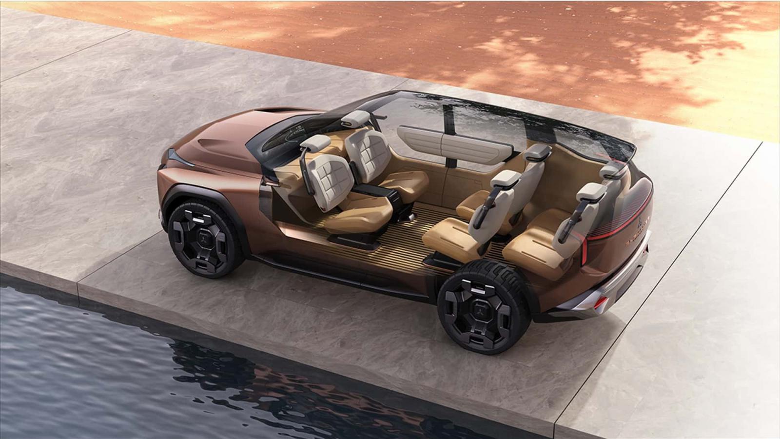 Το Mitsubishi Elevance έχει 4 ηλεκτρικά μοτέρ και κινητήρα βενζίνης